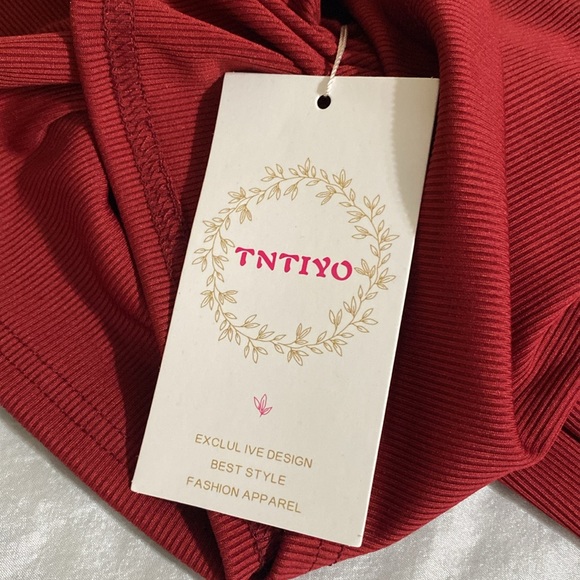 TNTIYO Women’s Red Dress On or Off The Shoulder. size Large NWT - Picture 7 of 8